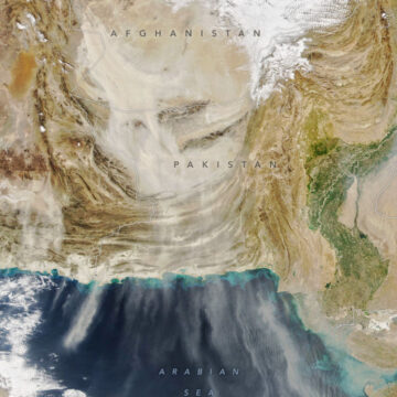 Έντονο επεισόδιο μεταφοράς σκόνης στα μέσα Ιανουαρίου στο νότιο Ιράν – Οι επιπτώσεις στο κλίμα από τις μεταφορές σκόνης παγκοσμίως
