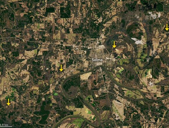  Δορυφορικές εικόνες αποκαλύπτουν την καταστροφική πορεία ανεμοστρόβιλου μέσα από πόλη των ΗΠΑ 