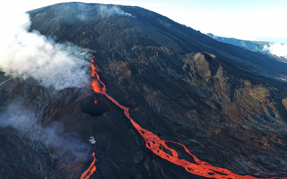 volcano eruption reunion island